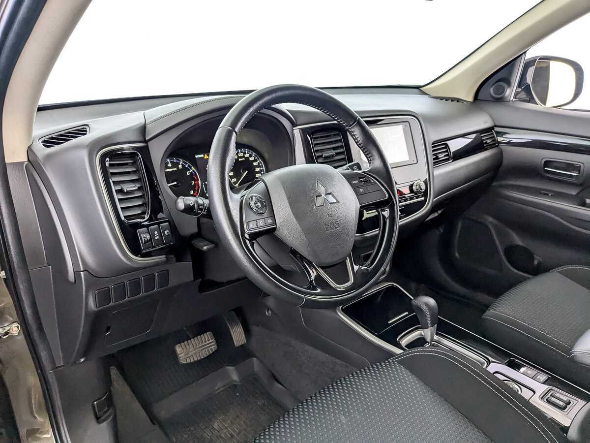 Mitsubishi Outlander, 2021 Фото №13