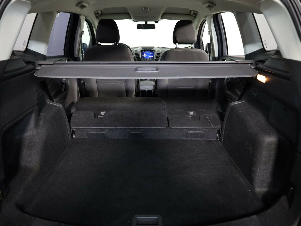 Ford Kuga II Рестайлинг, 2018 Фото №17