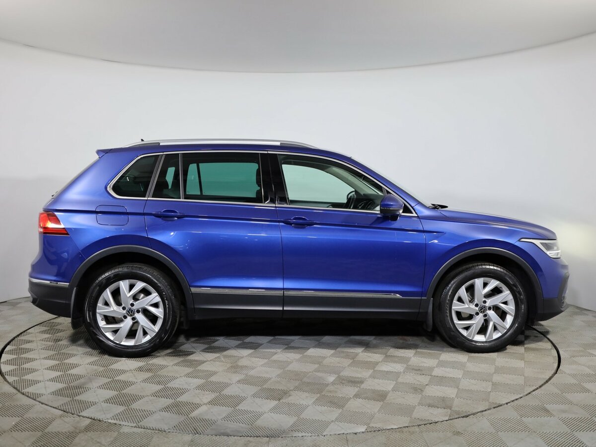 Volkswagen Tiguan II Рестайлинг, 2021 Фото №4