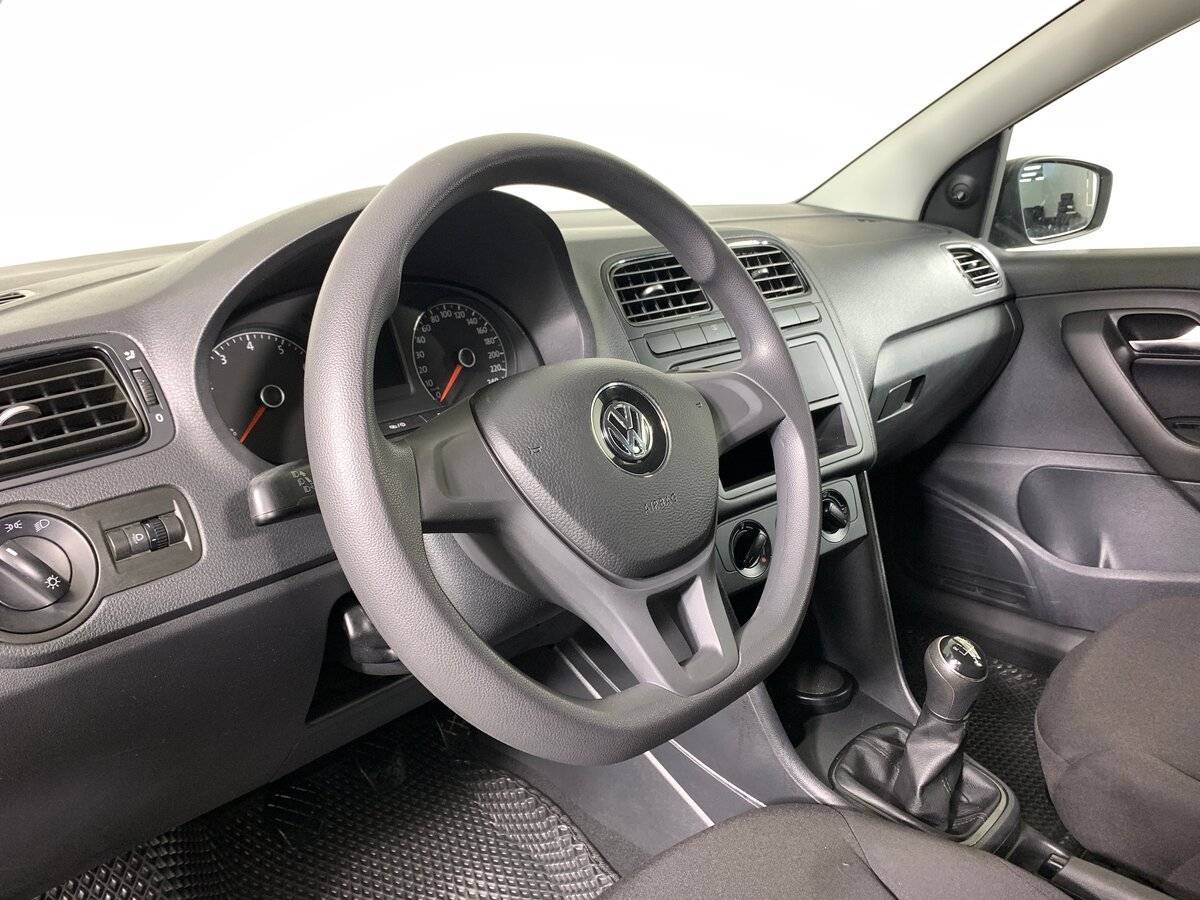 Volkswagen Polo, 2018 Фото №11