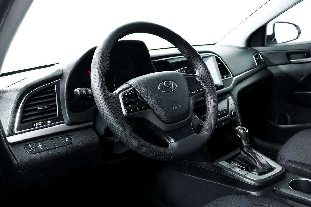 Hyundai Elantra, 2018 Фото №13