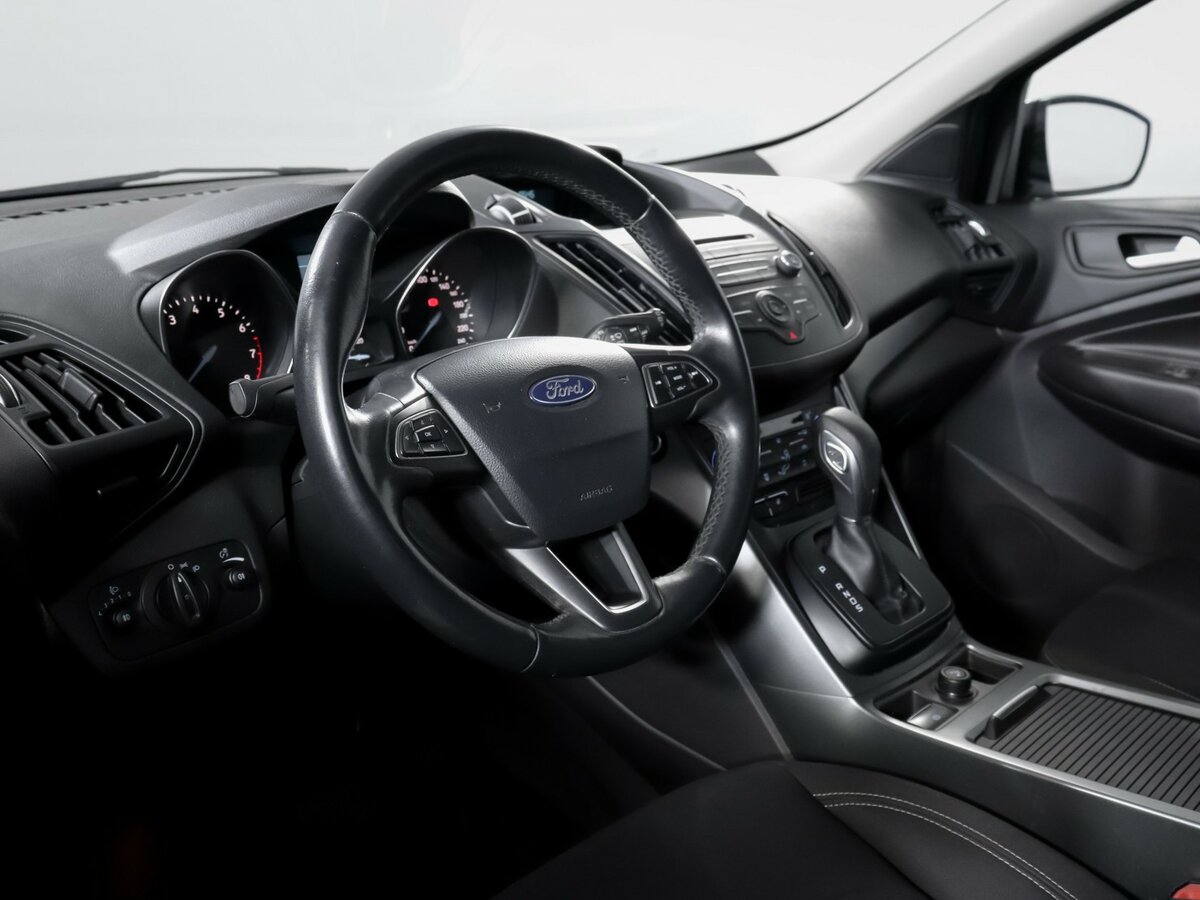 Ford Kuga II Рестайлинг, 2019 Фото №13