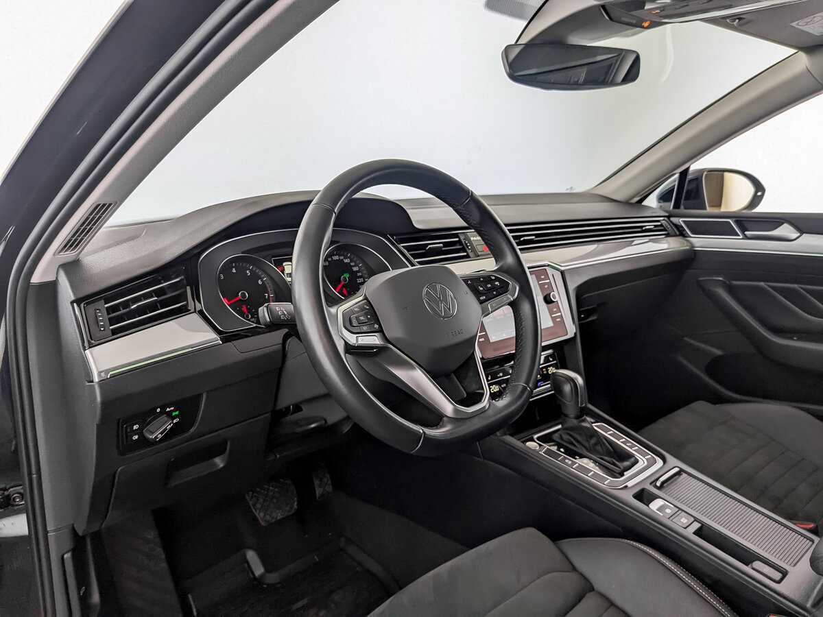 Volkswagen Passat, 2021 Фото №16