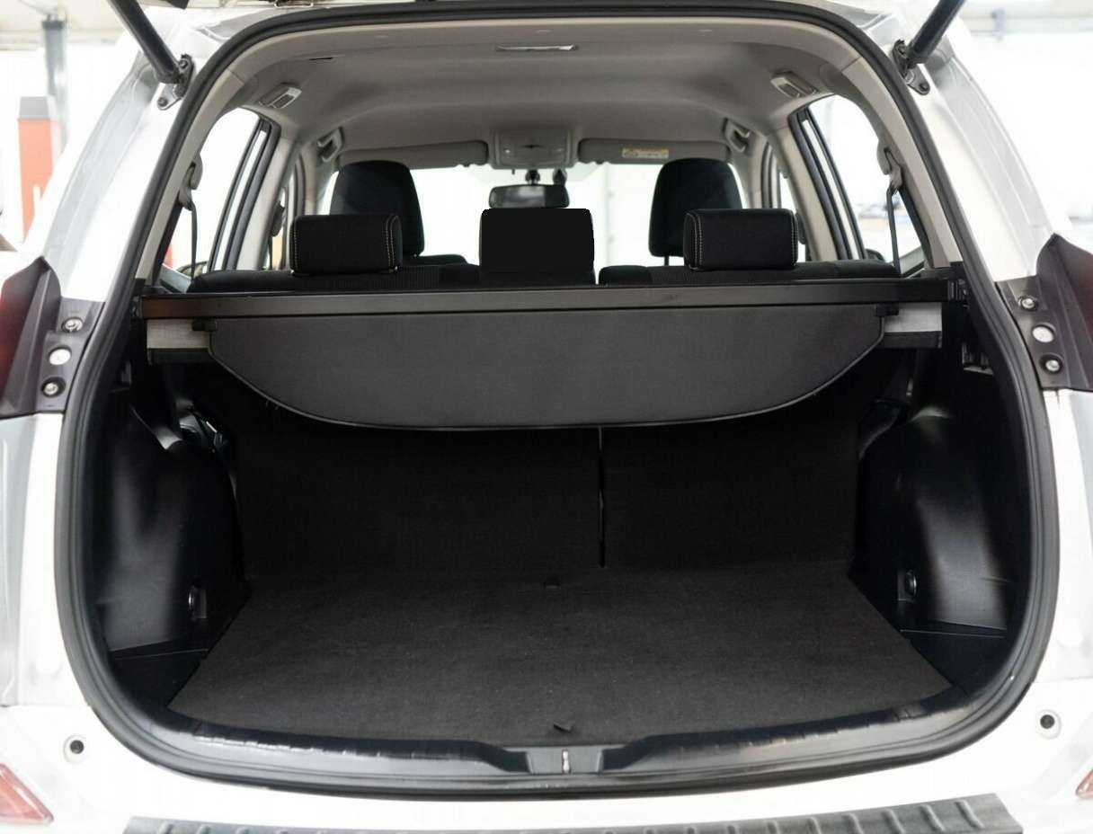 Toyota RAV4, 2016 Фото №8
