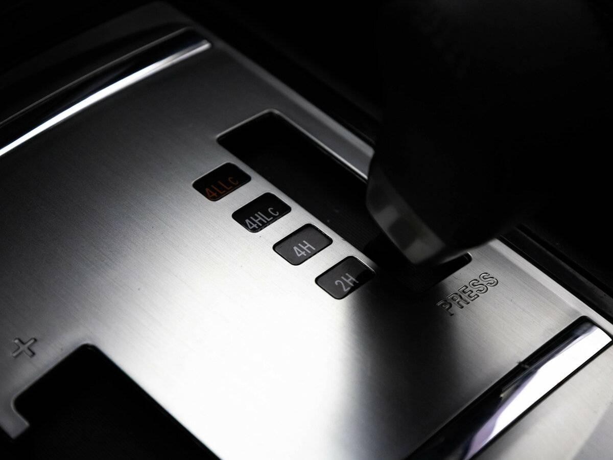 Mitsubishi Pajero IV Рестайлинг 2, 2017 Фото №17