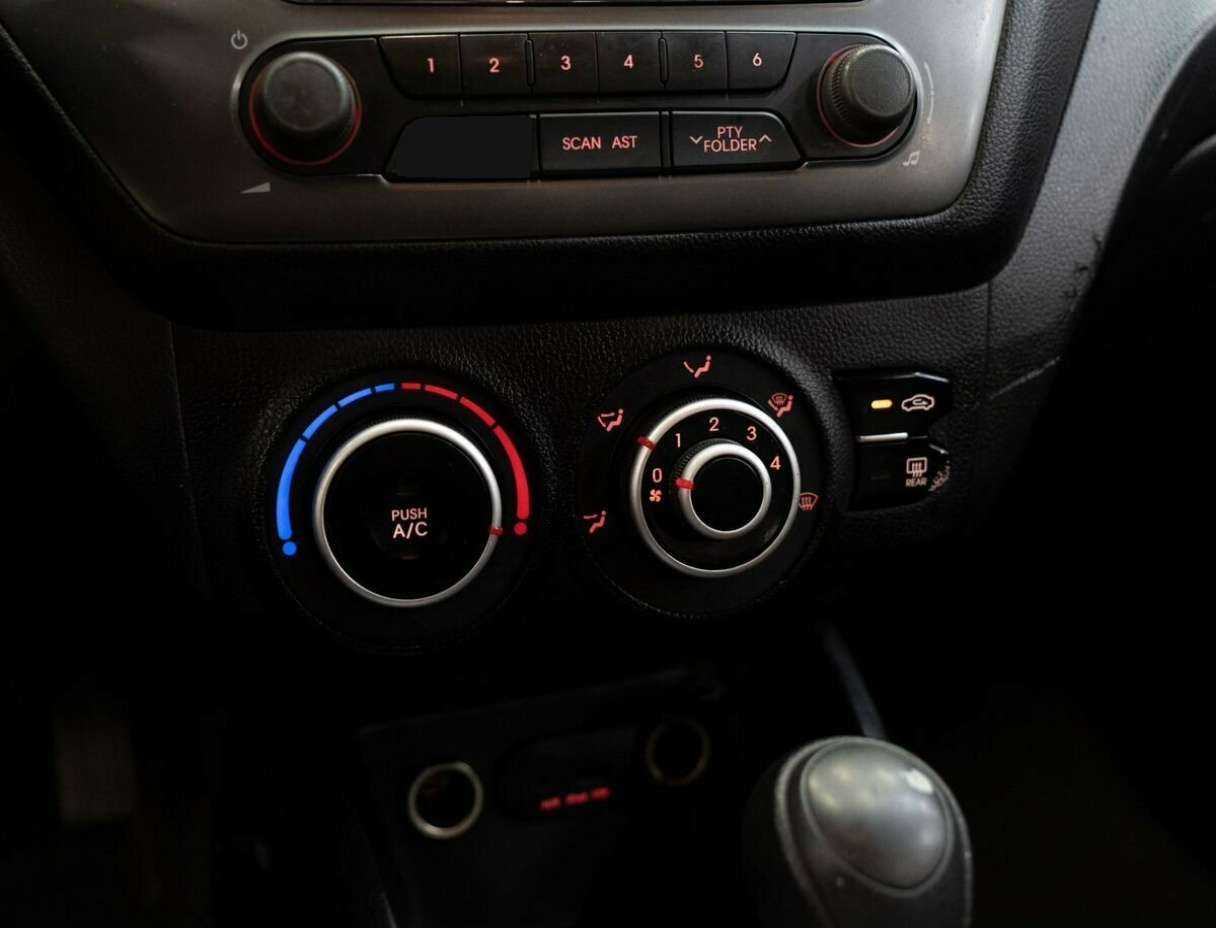 Kia Rio 4-speed, 2012 Фото №12