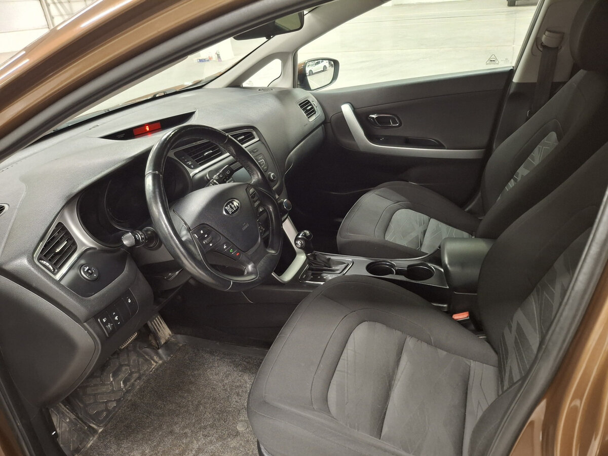 Kia Ceed II Рестайлинг, 2015 Фото №15