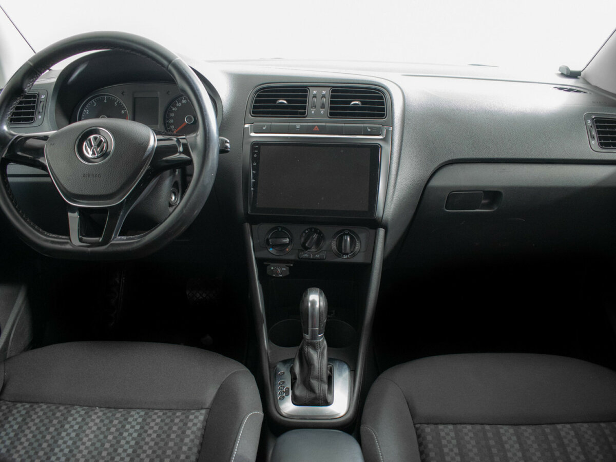 Volkswagen Polo V Рестайлинг, 2016 Фото №11