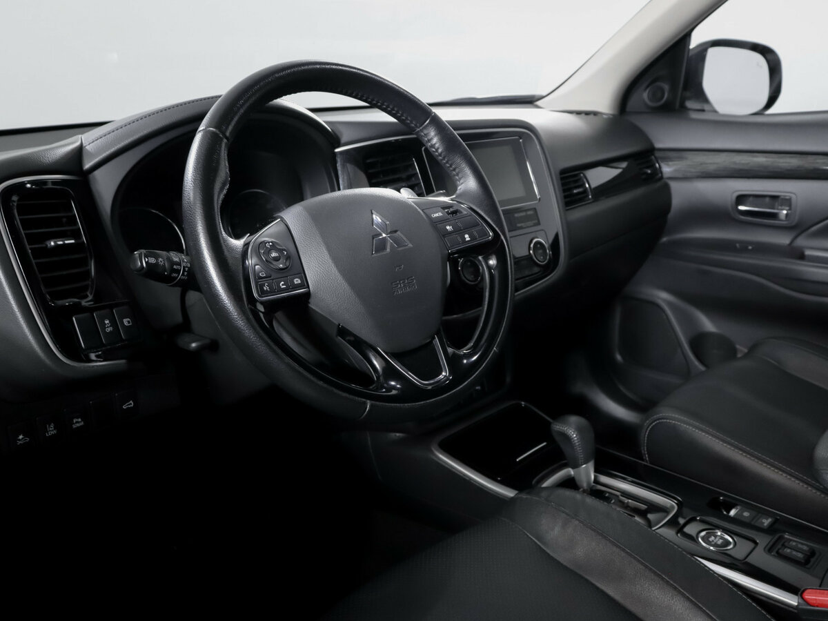 Mitsubishi Outlander III Рестайлинг 3, 2018 Фото №13