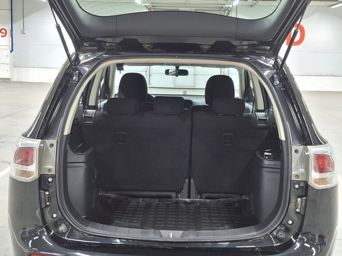 Mitsubishi Outlander III Рестайлинг, 2014 Фото №9