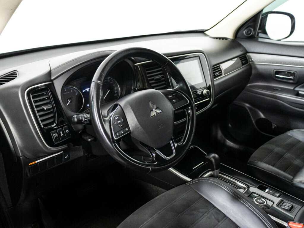 Mitsubishi Outlander, 2021 Фото №11
