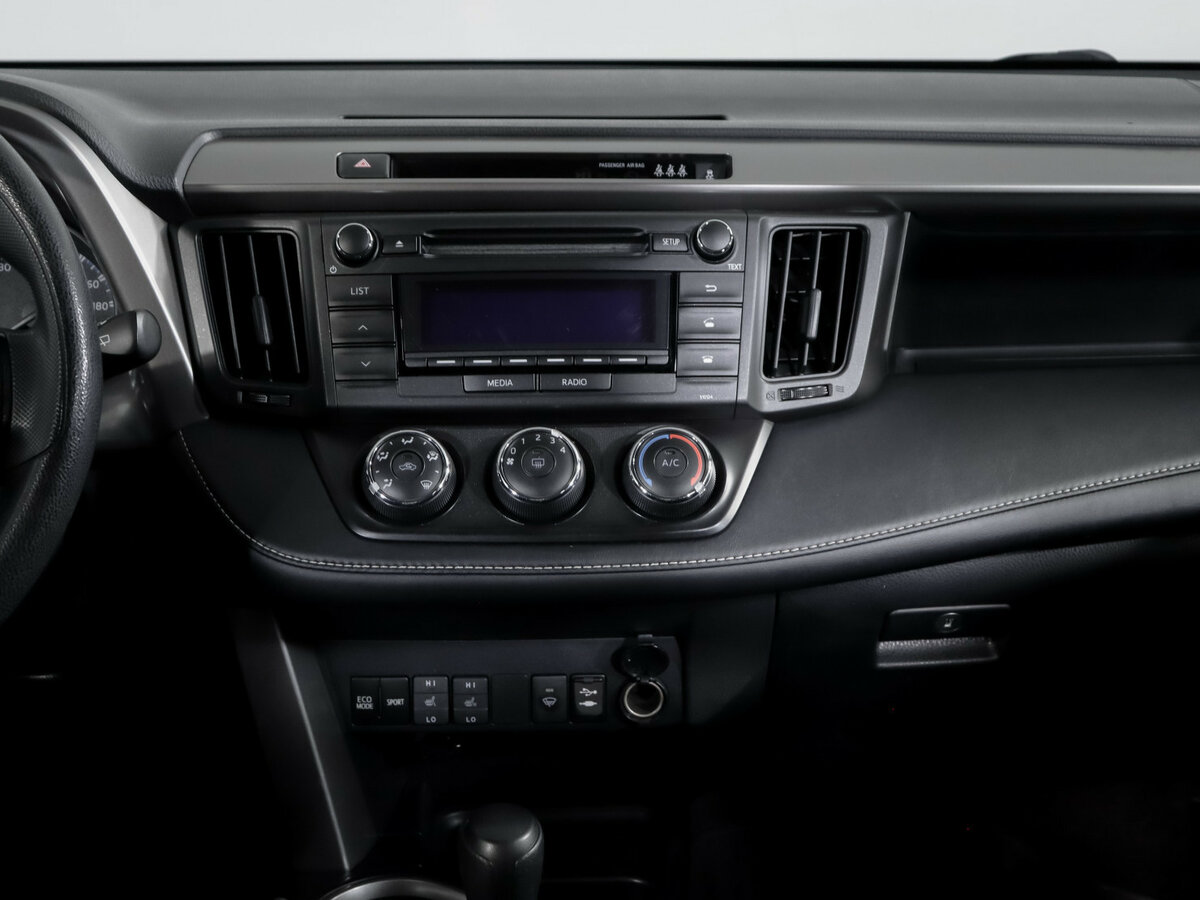 Toyota RAV4 IV (XA40) Рестайлинг, 2017 Фото №13