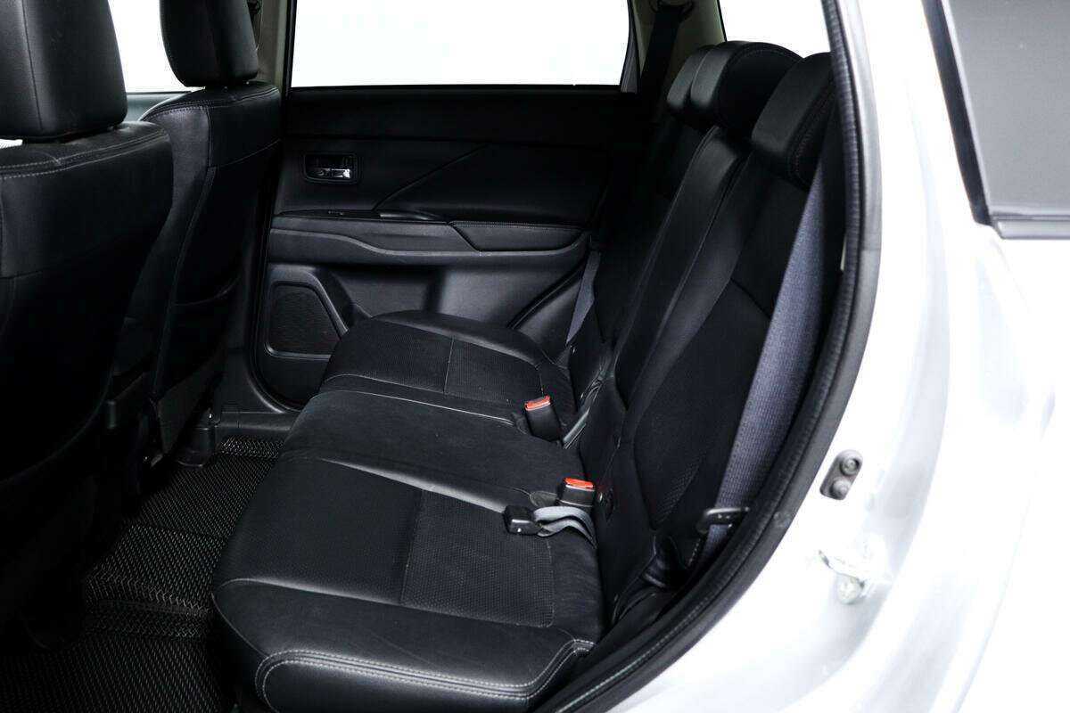 Mitsubishi Outlander, 2015 Фото №12