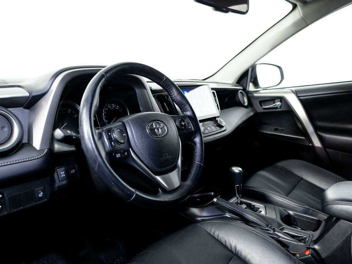 Toyota RAV4, 2018 Фото №10