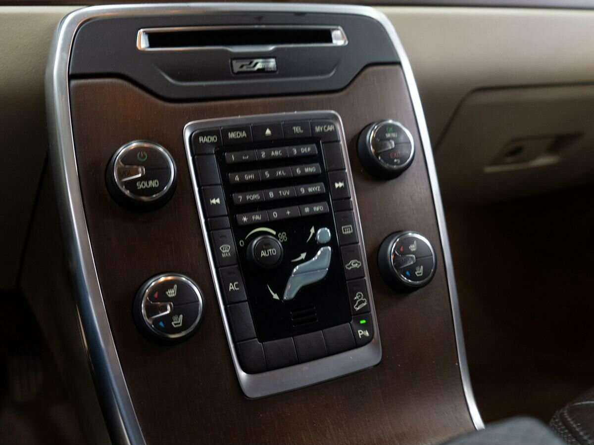 Volvo XC70, 2012 Фото №11