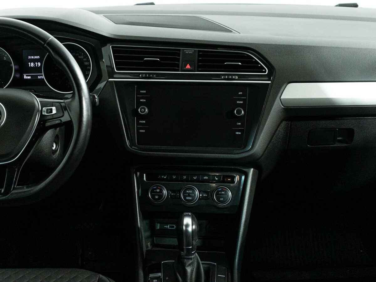Volkswagen Tiguan II, 2019 Фото №13