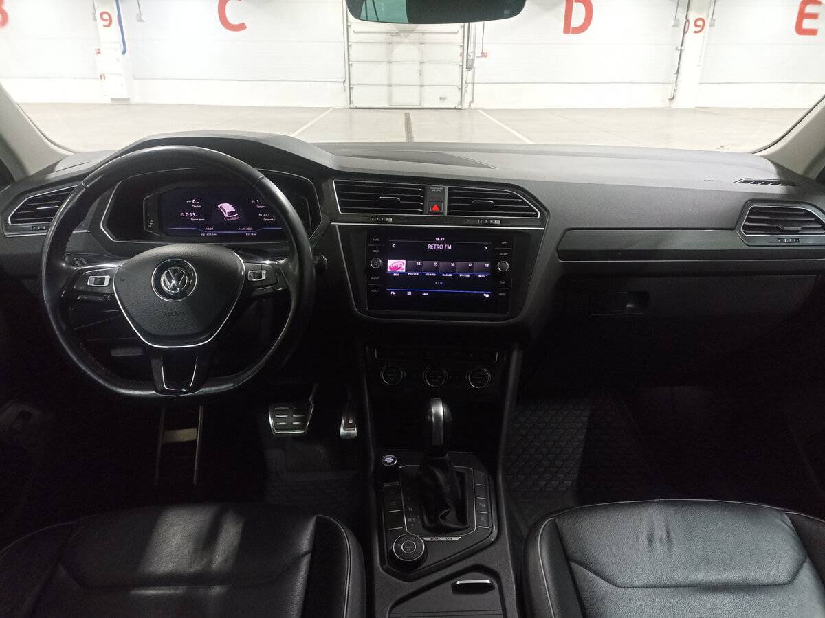 Volkswagen Tiguan, 2019 Фото №14
