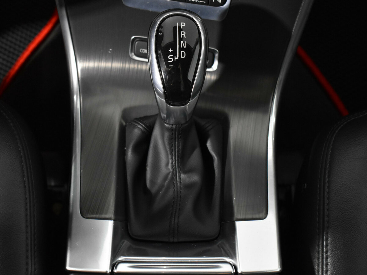 Volvo XC60 I Рестайлинг, 2015 Фото №9