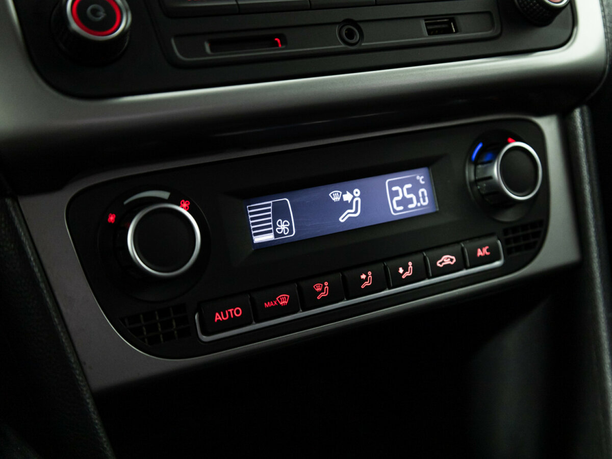 Volkswagen Polo V Рестайлинг, 2016 Фото №15