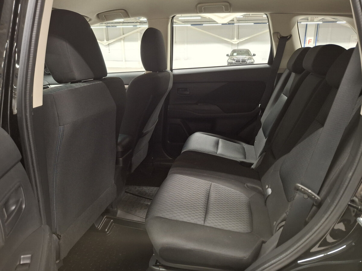 Mitsubishi Outlander III Рестайлинг, 2014 Фото №11