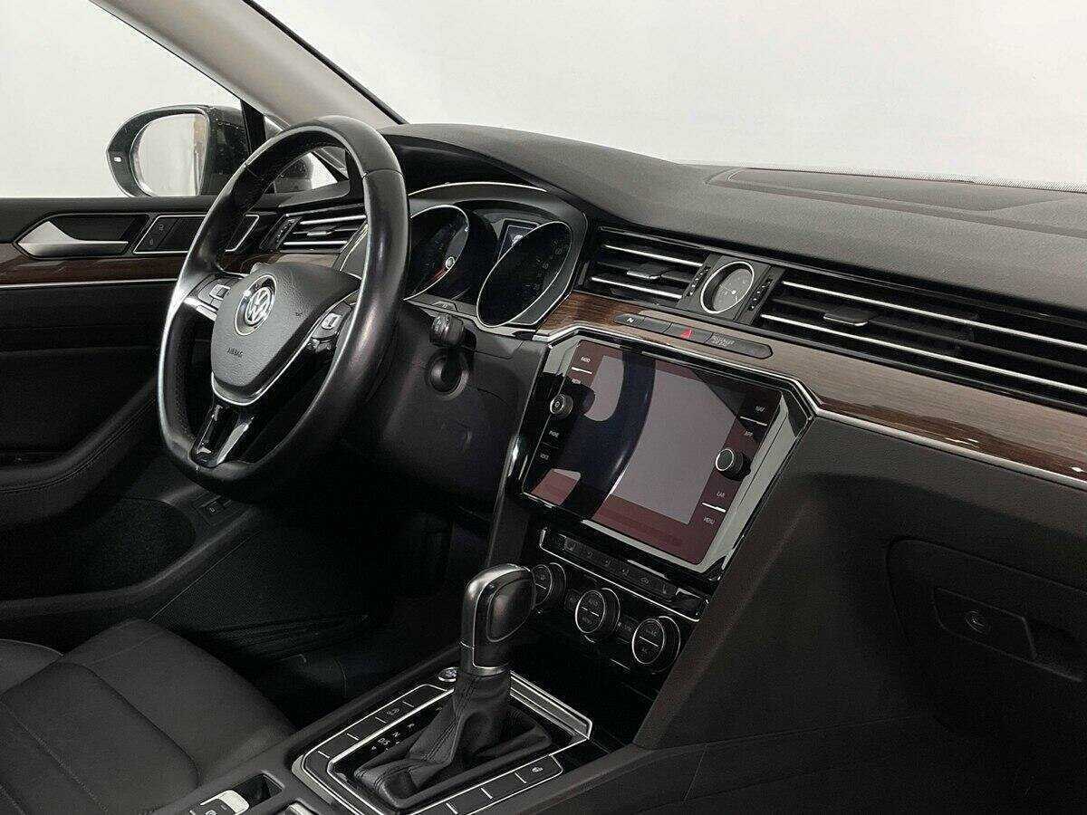 Volkswagen Passat, 2018 Фото №7