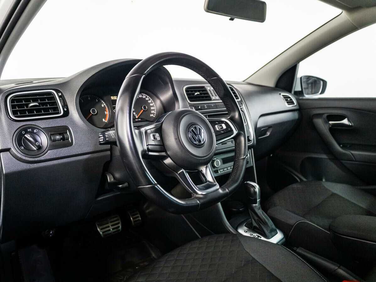 Volkswagen Polo, 2018 Фото №10