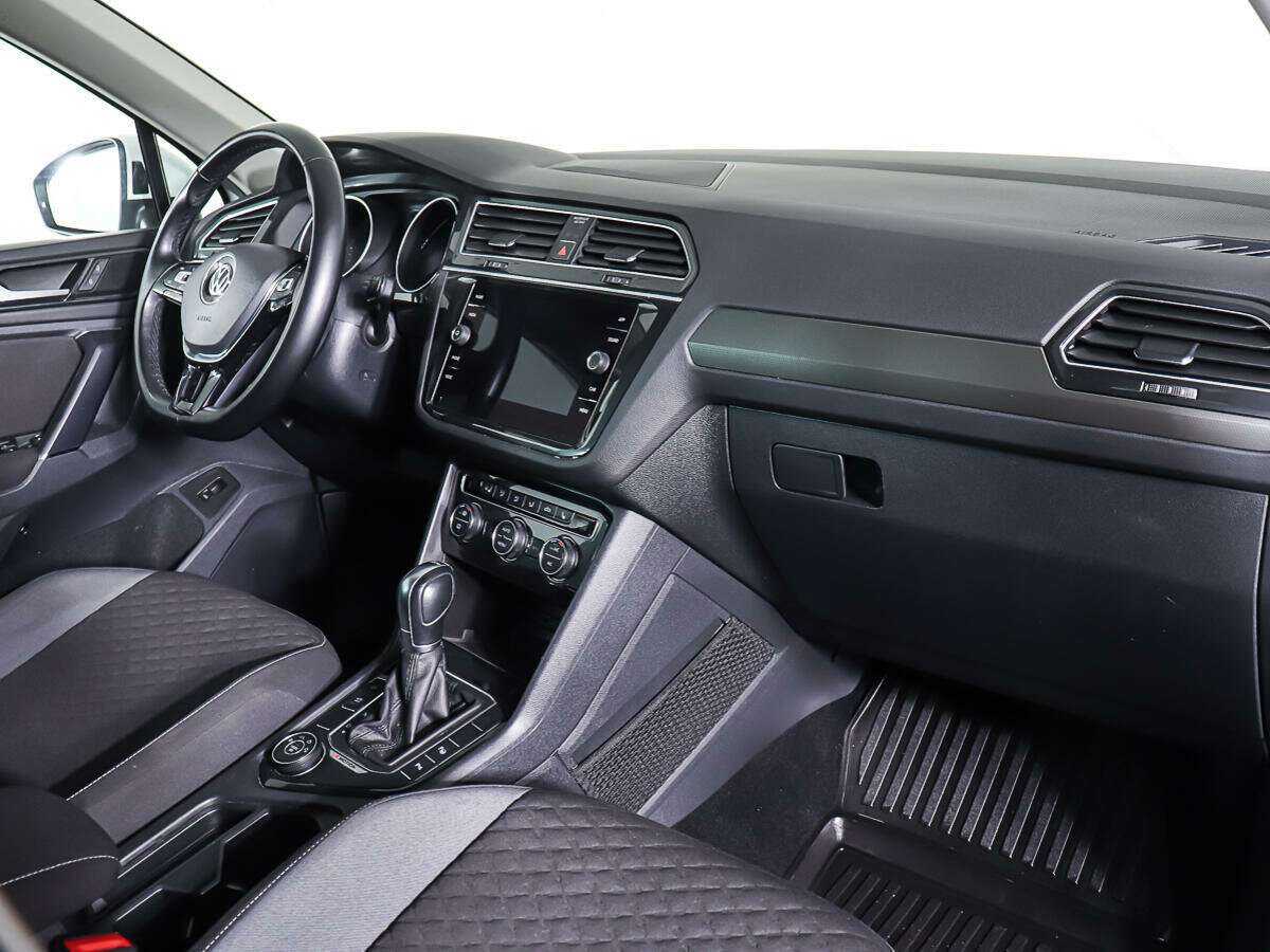 Volkswagen Tiguan, 2018 Фото №9