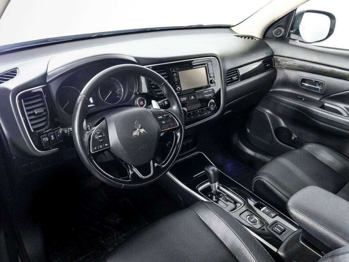 Mitsubishi Outlander, 2017 Фото №11