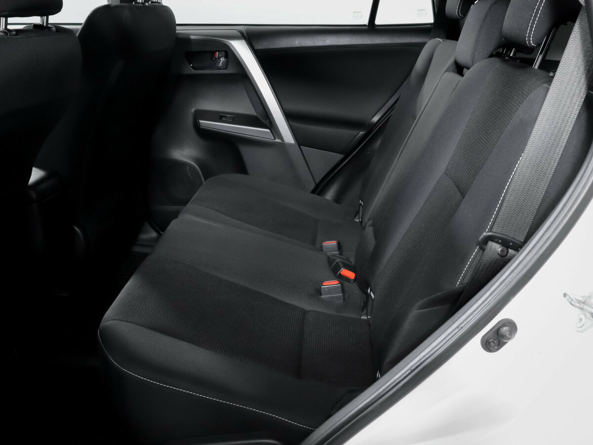 Toyota RAV4 IV (XA40) Рестайлинг, 2017 Фото №10