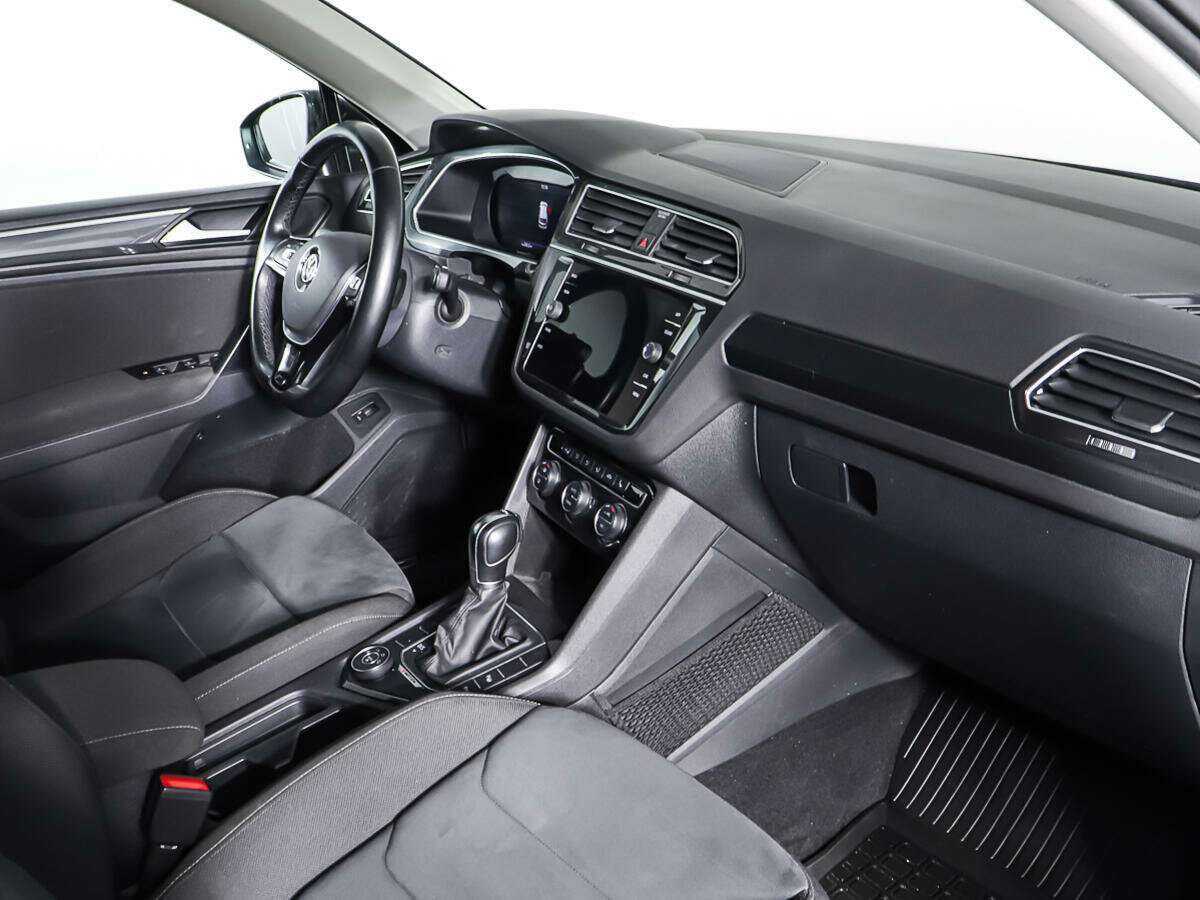 Volkswagen Tiguan, 2018 Фото №9