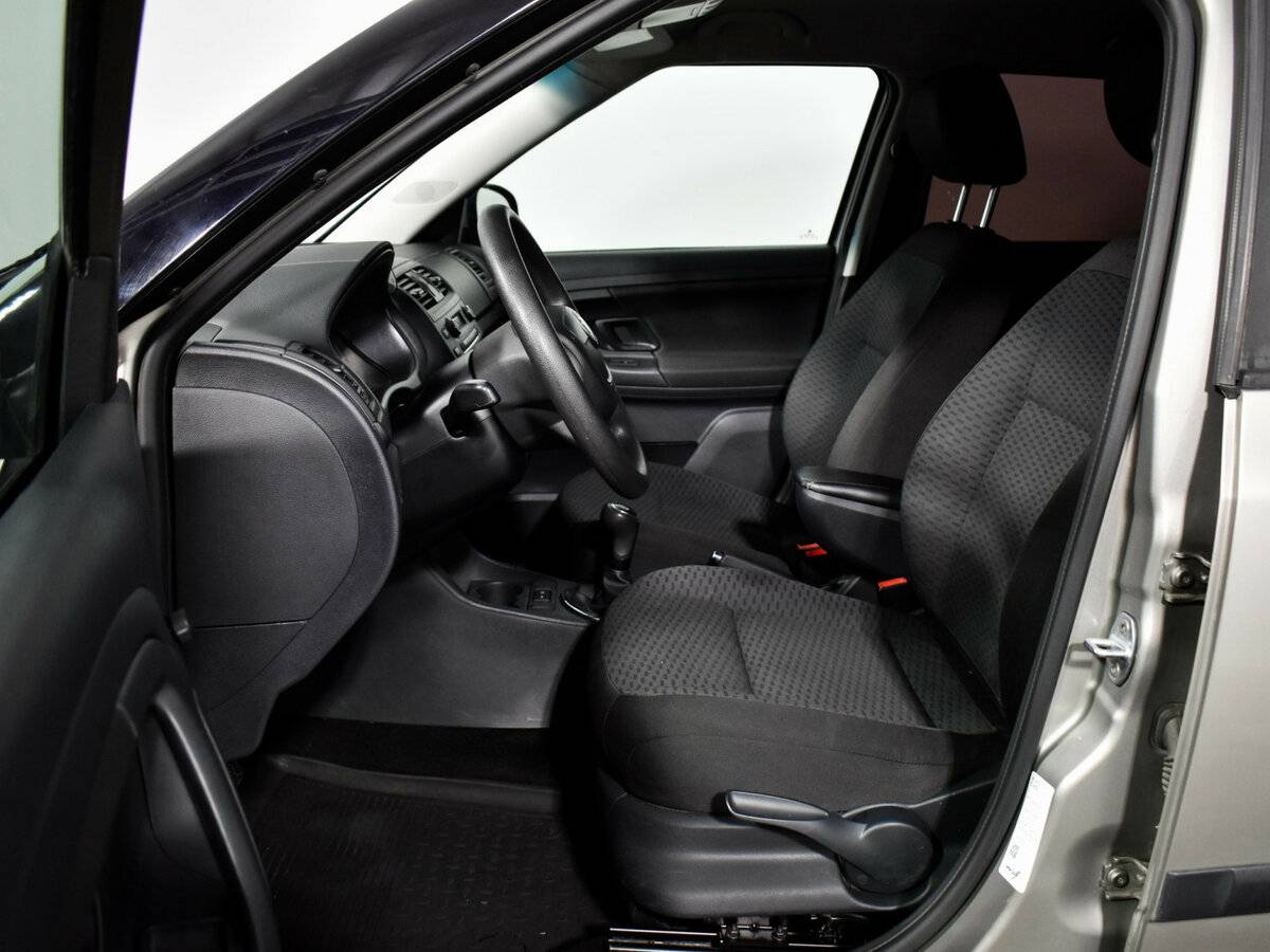 Skoda Fabia II Рестайлинг, 2012 Фото №10