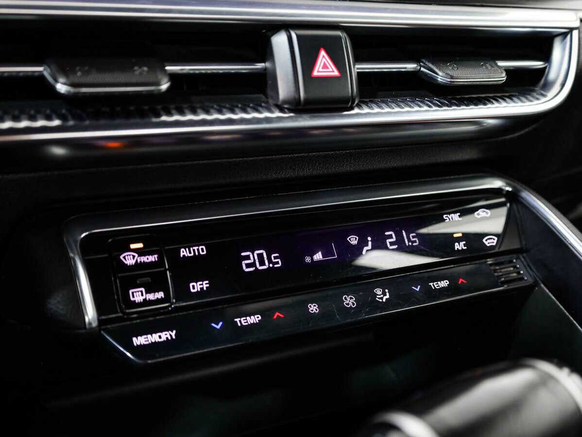 Kia K5, 2020 Фото №21