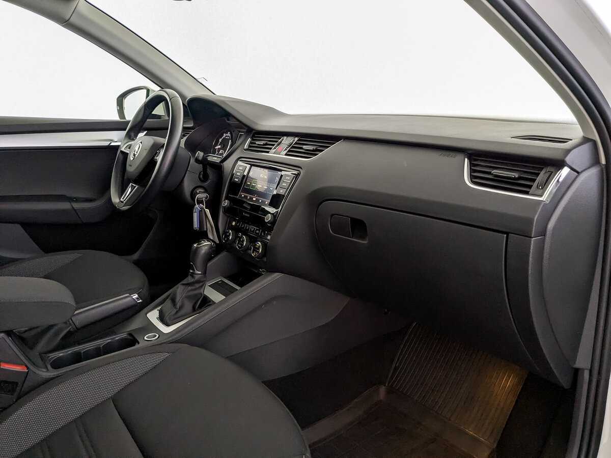 Skoda Octavia, 2018 Фото №11