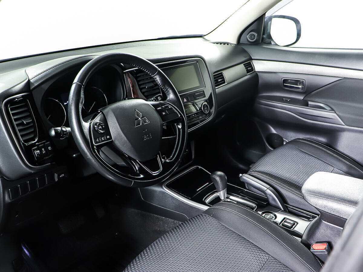 Mitsubishi Outlander, 2018 Фото №12