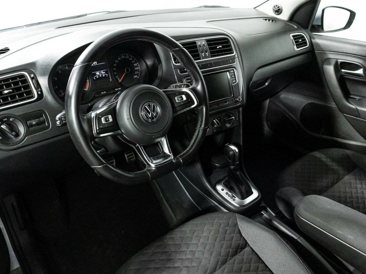 Volkswagen Polo, 2018 Фото №11