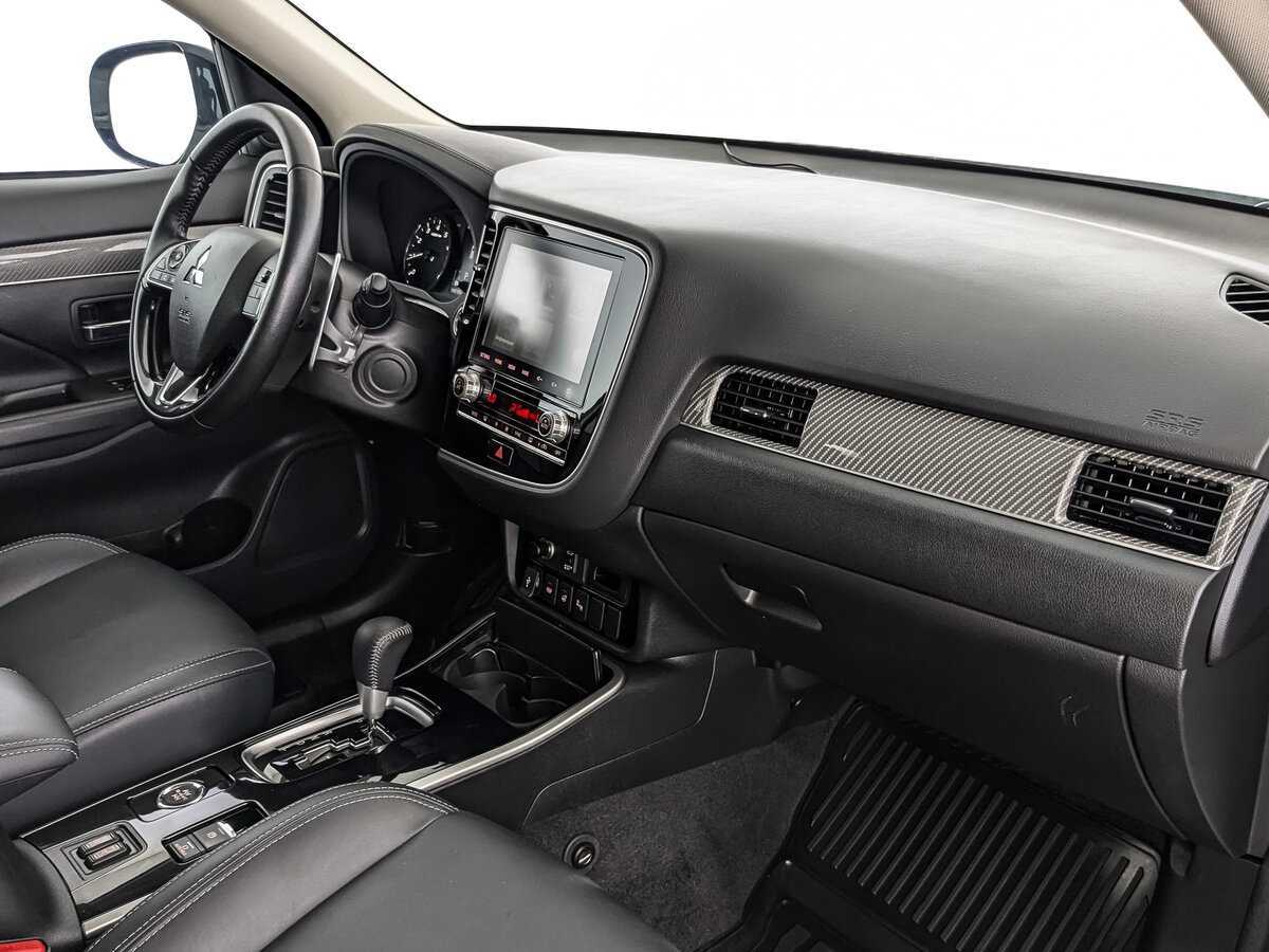 Mitsubishi Outlander, 2021 Фото №9