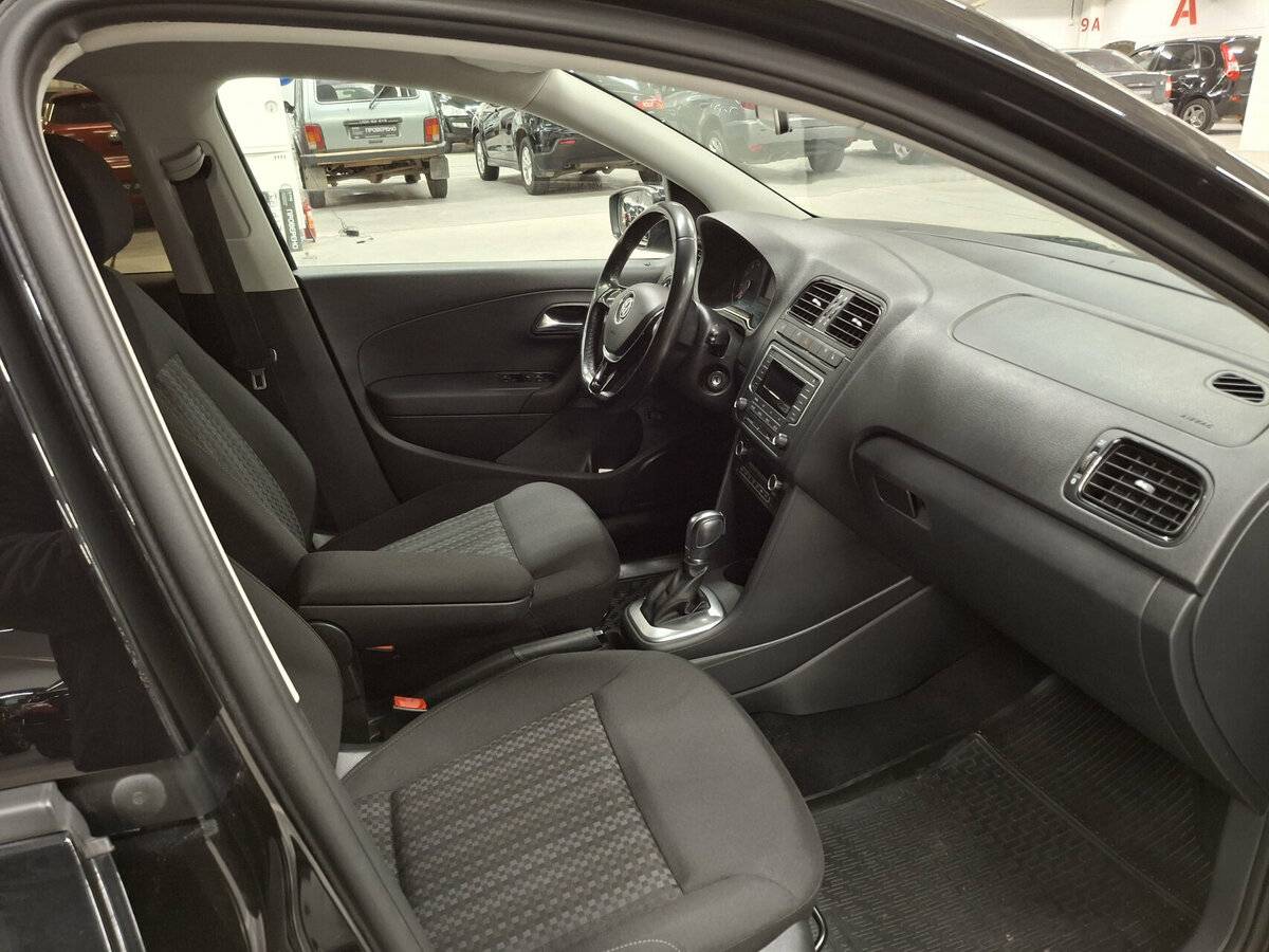 Volkswagen Polo V Рестайлинг, 2017 Фото №11