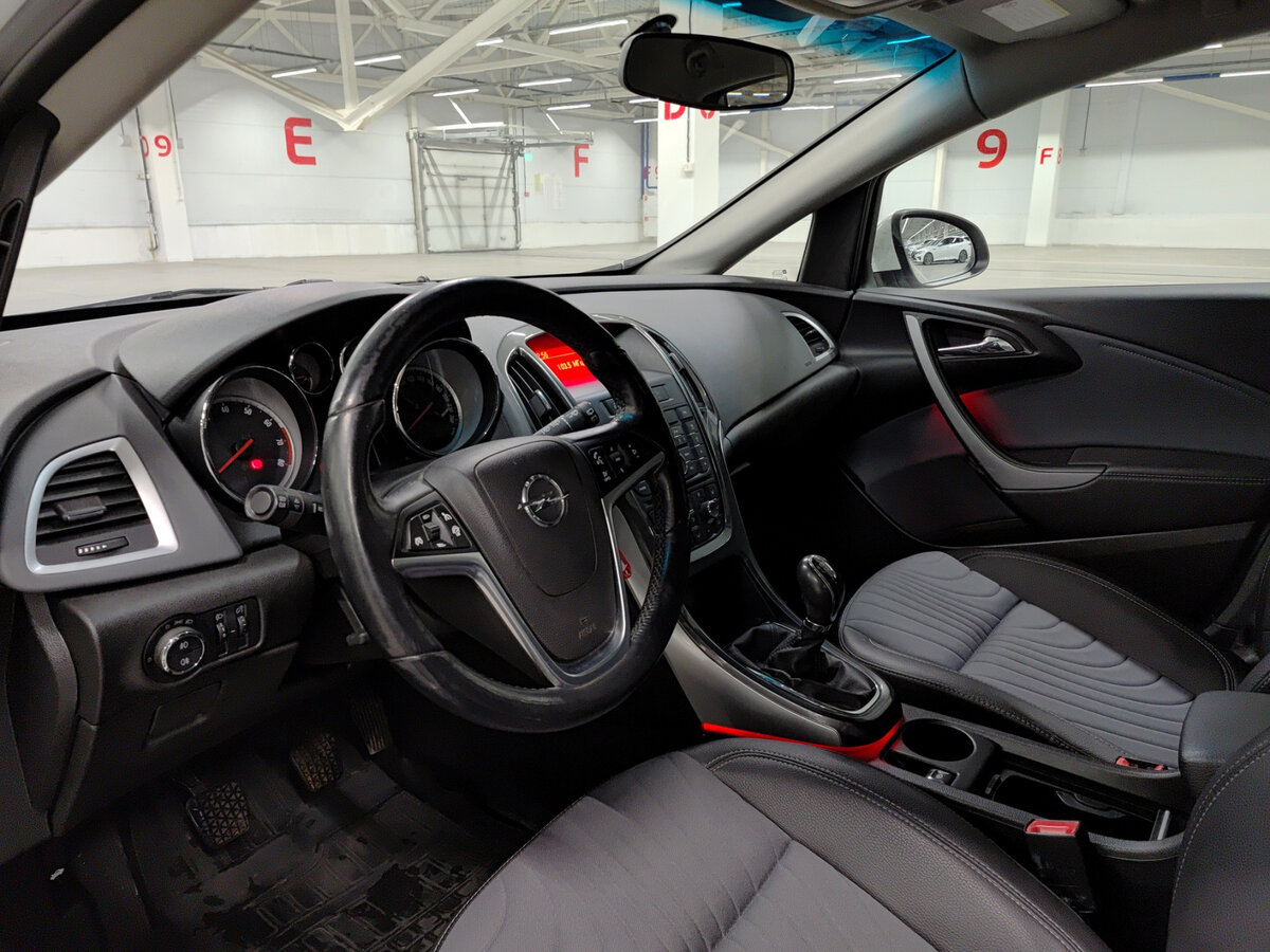 Opel Astra J Рестайлинг, 2013 Фото №16