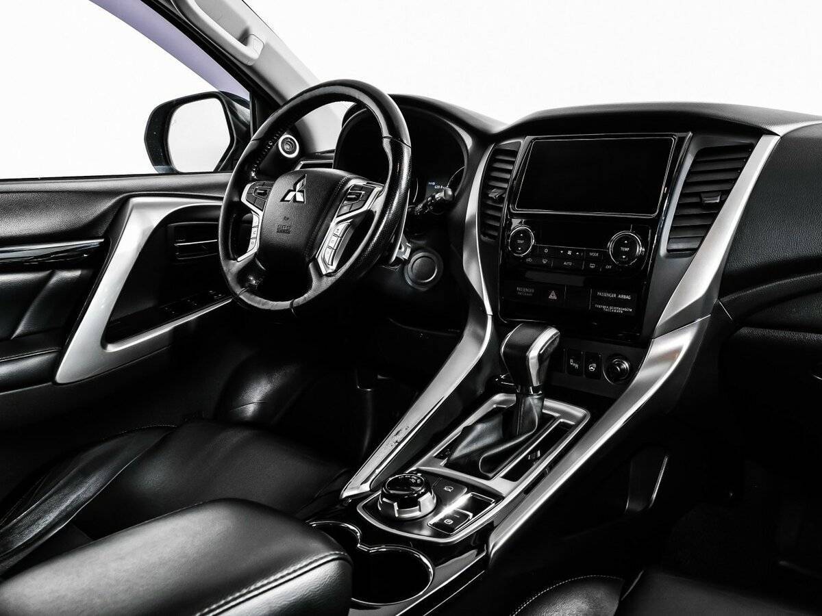 Mitsubishi Pajero Sport, 2017 Фото №9