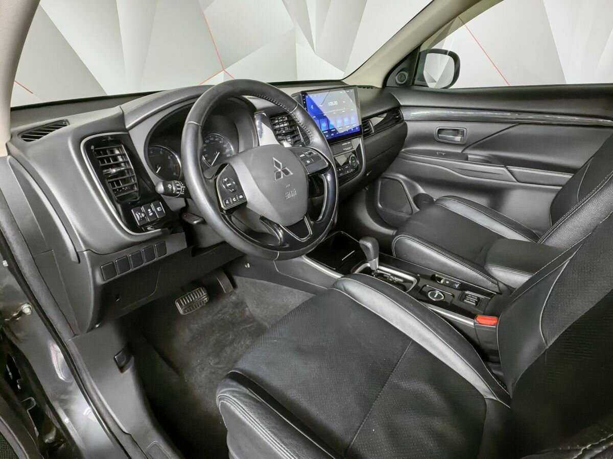 Mitsubishi Outlander, 2017 Фото №14