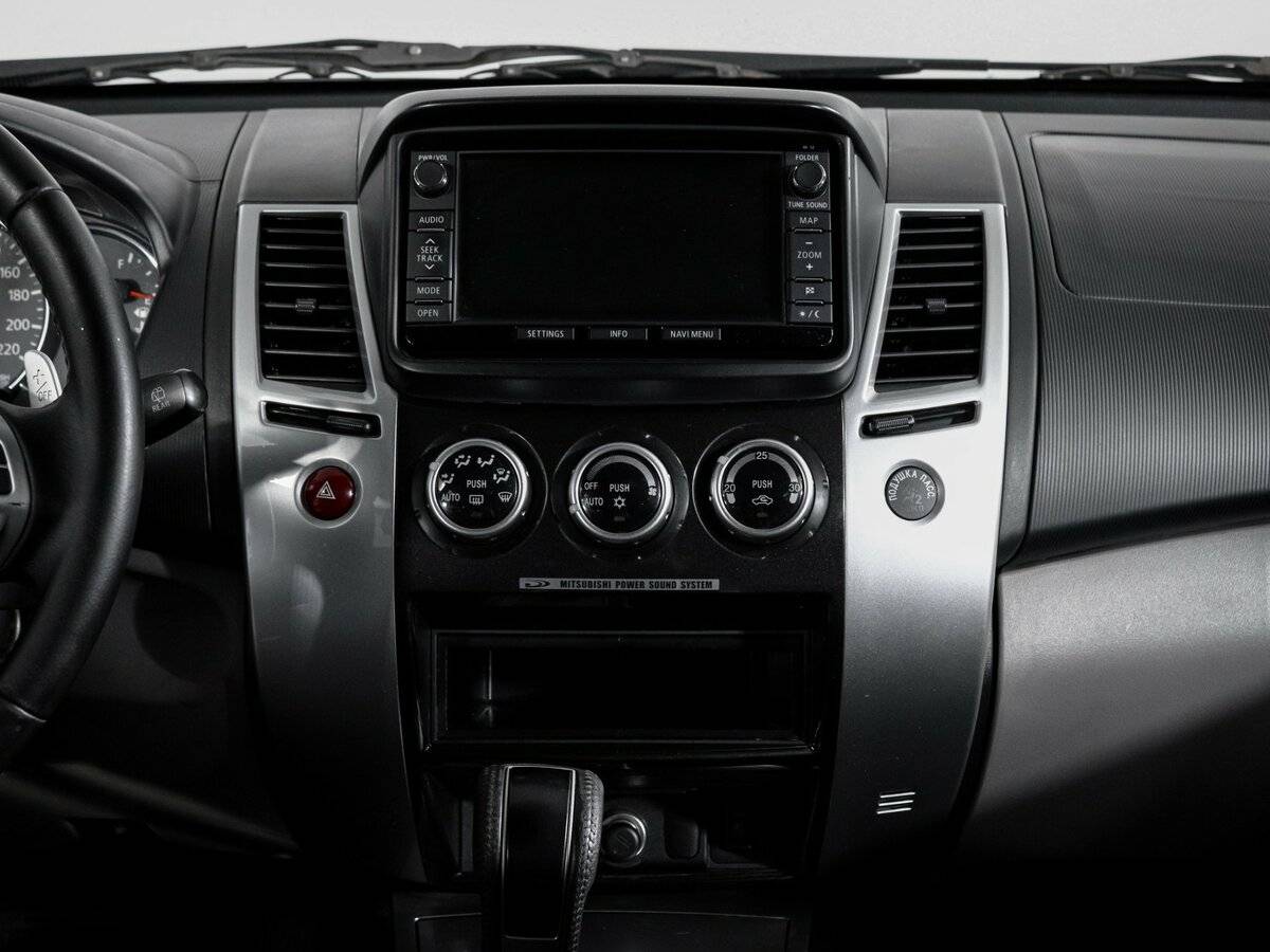 Mitsubishi Pajero Sport, 2013 Фото №13
