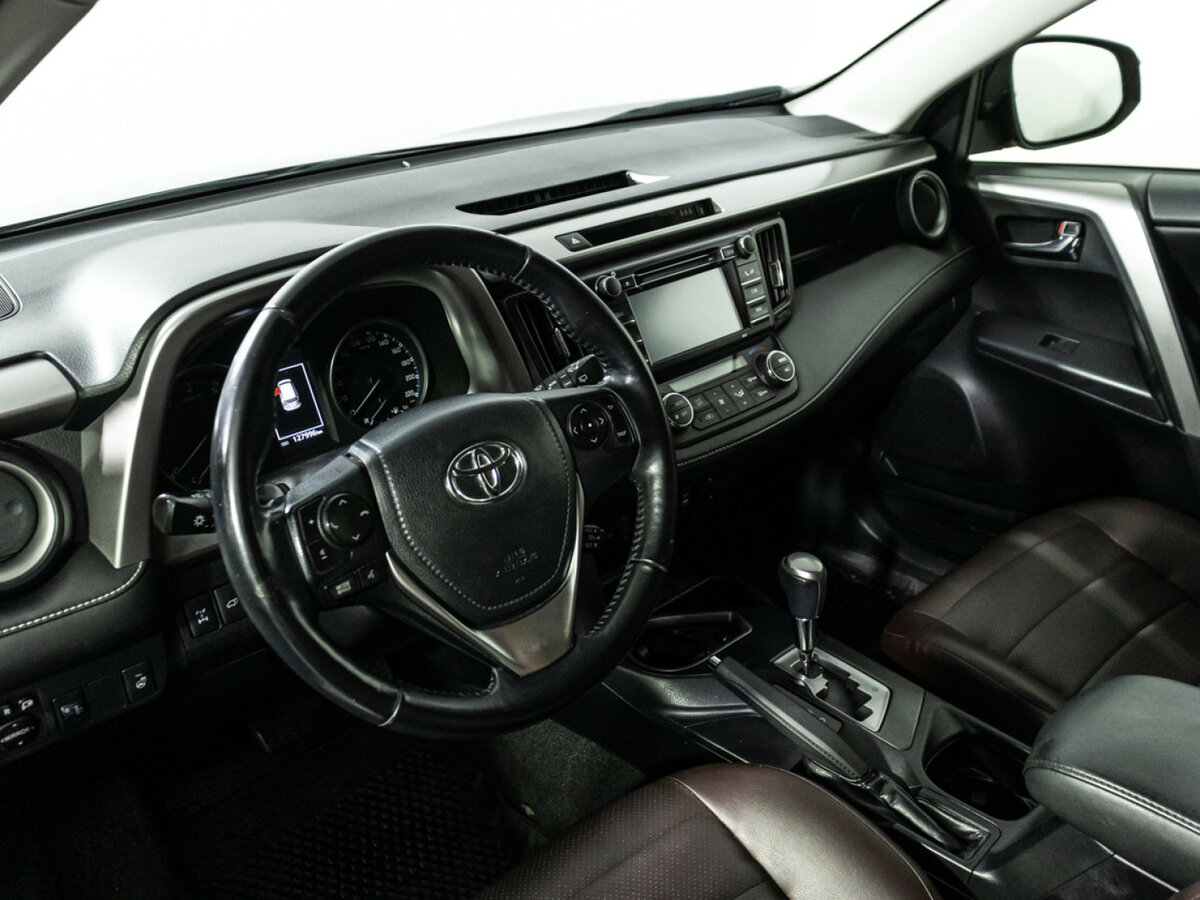 Toyota RAV4 IV (XA40) Рестайлинг, 2016 Фото №9