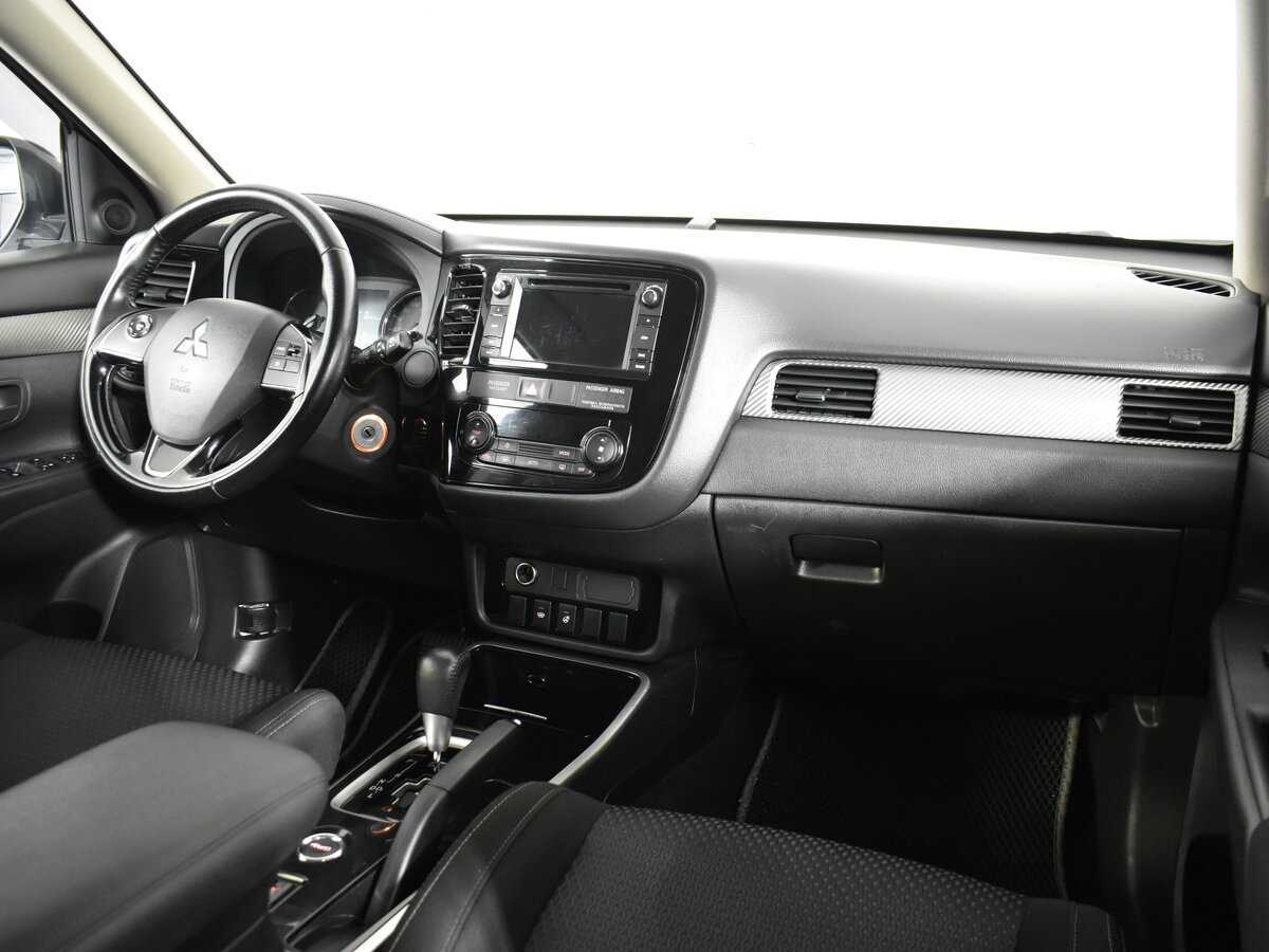 Mitsubishi Outlander, 2017 Фото №11