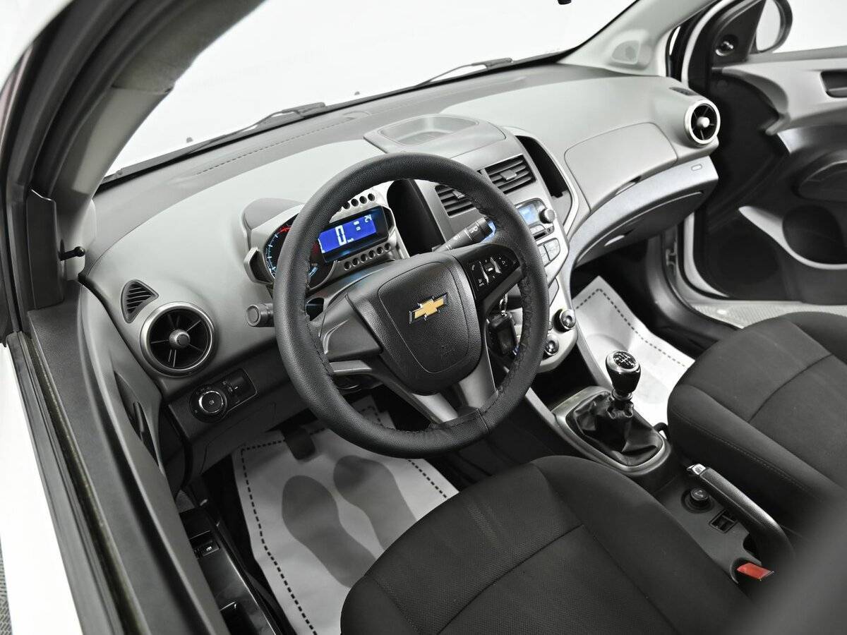 Chevrolet Aveo, 2012 Фото №8