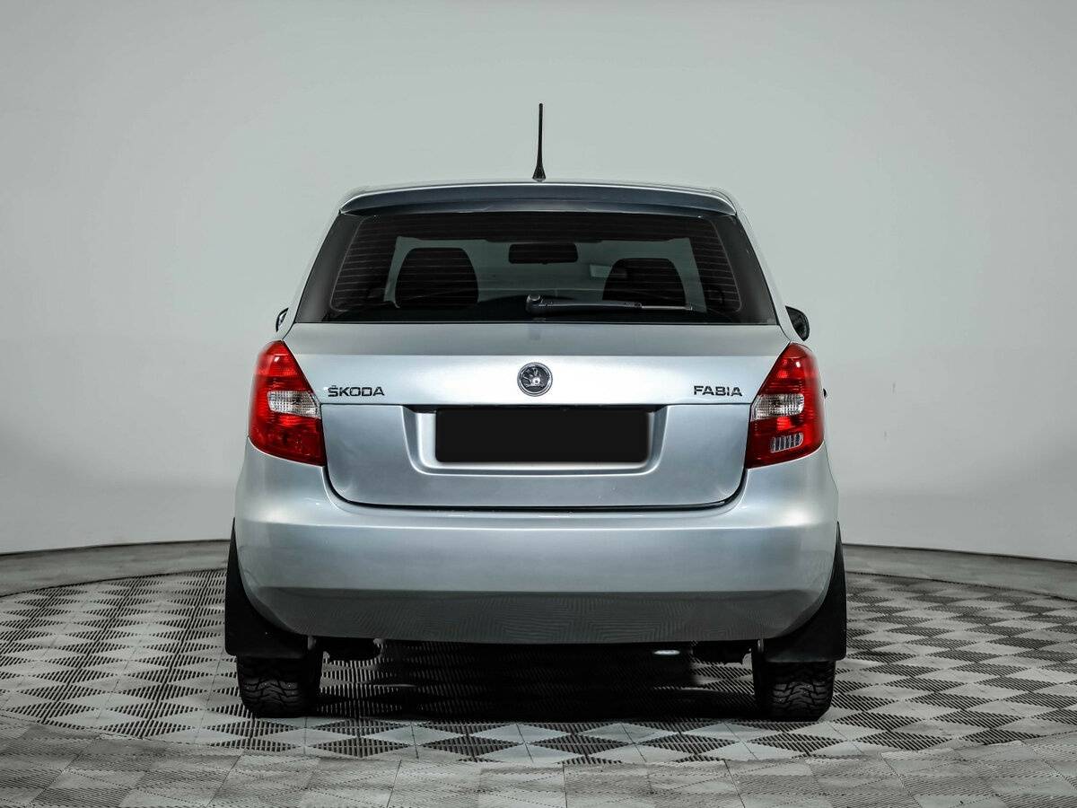 Skoda Fabia II Рестайлинг, 2014 Фото №5