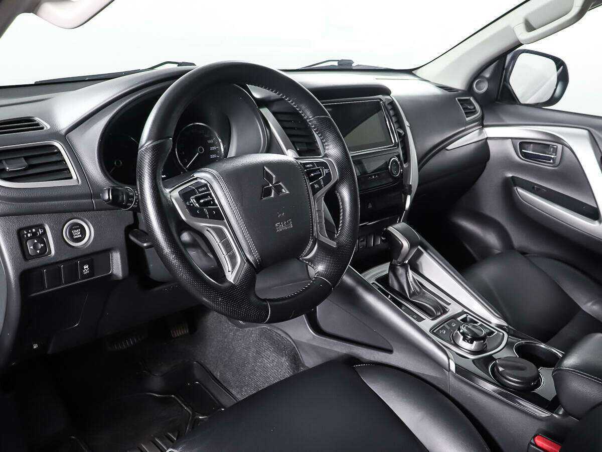 Mitsubishi Pajero Sport, 2018 Фото №13