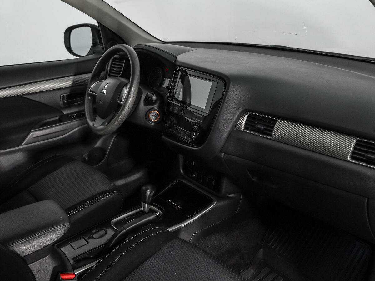 Mitsubishi Outlander, 2018 Фото №11