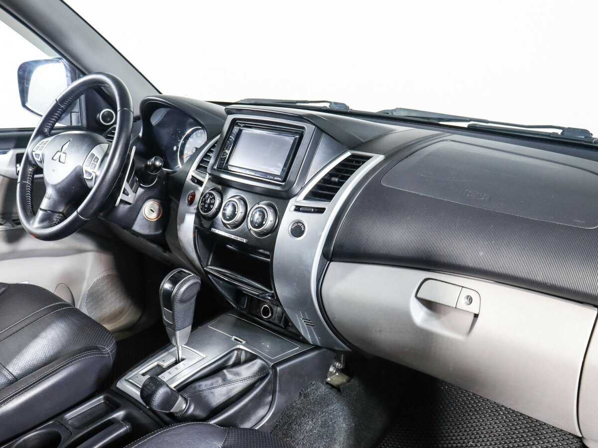 Mitsubishi Pajero Sport, 2012 Фото №7