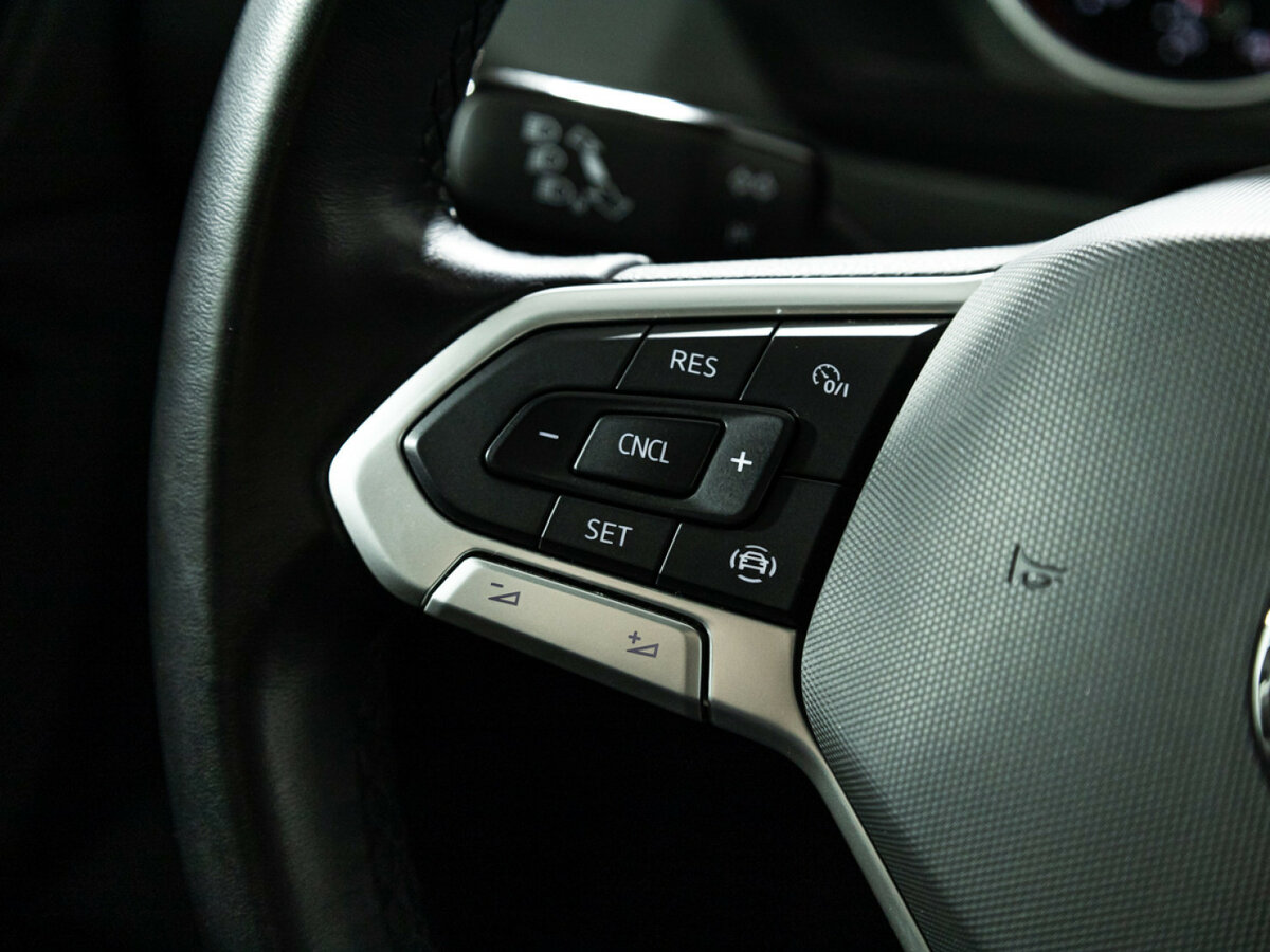 Volkswagen Tiguan II Рестайлинг, 2021 Фото №18