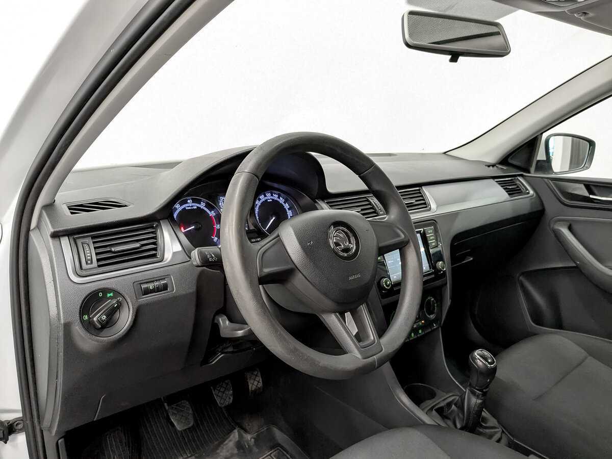 Skoda Rapid, 2017 Фото №16